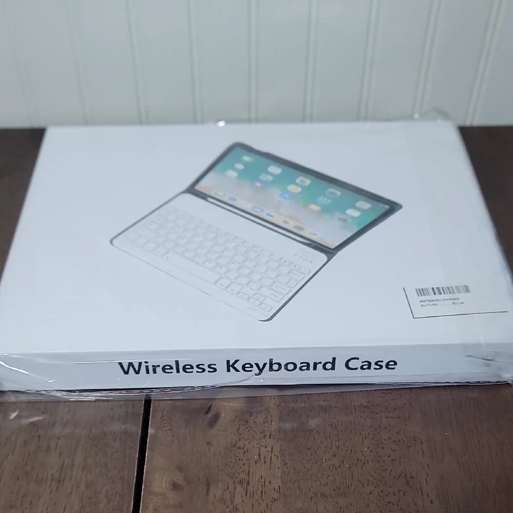 Light Blue Tablet Case with Keyboard - Picture 3 of 5